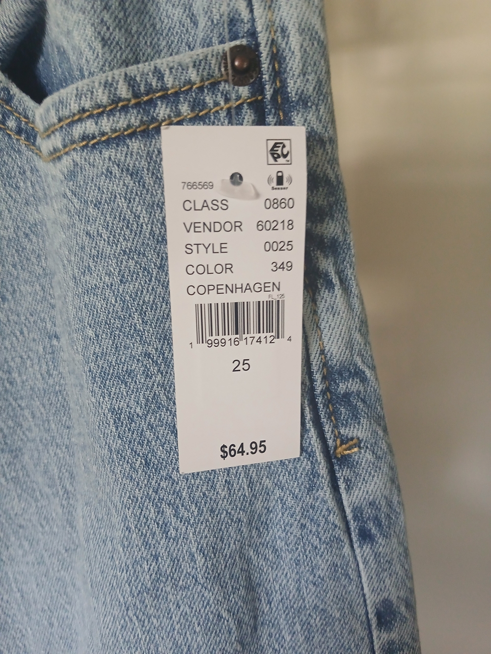 PacSun Women's Wide-Leg Jeans in Light Blue Denim - Picture 6 of 9